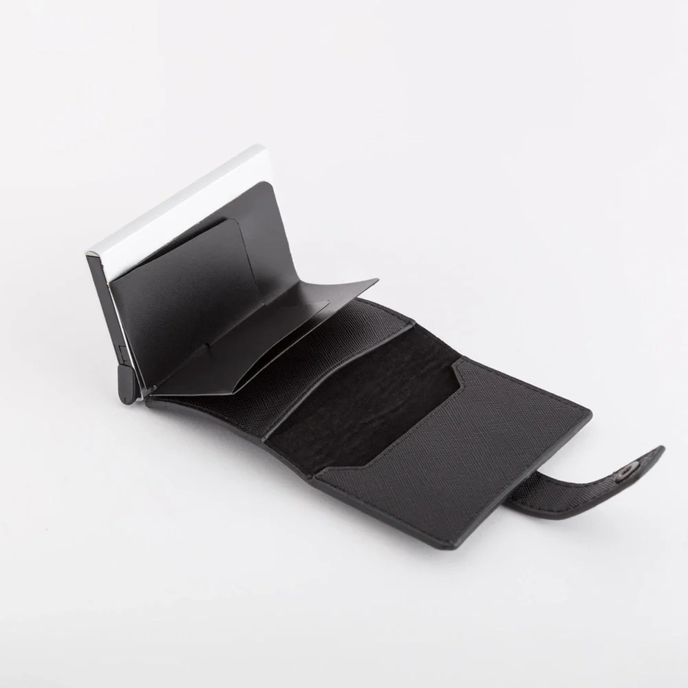🇮🇹Carpisa Men Black Solid Three Fold Wallet With one click all the cards slide